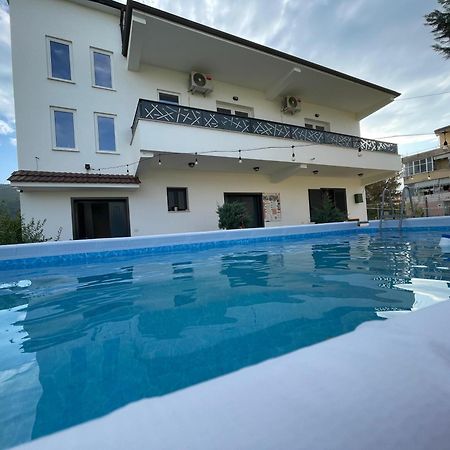 Baza Hostel - Swimming Pool Berat Eksteriør billede